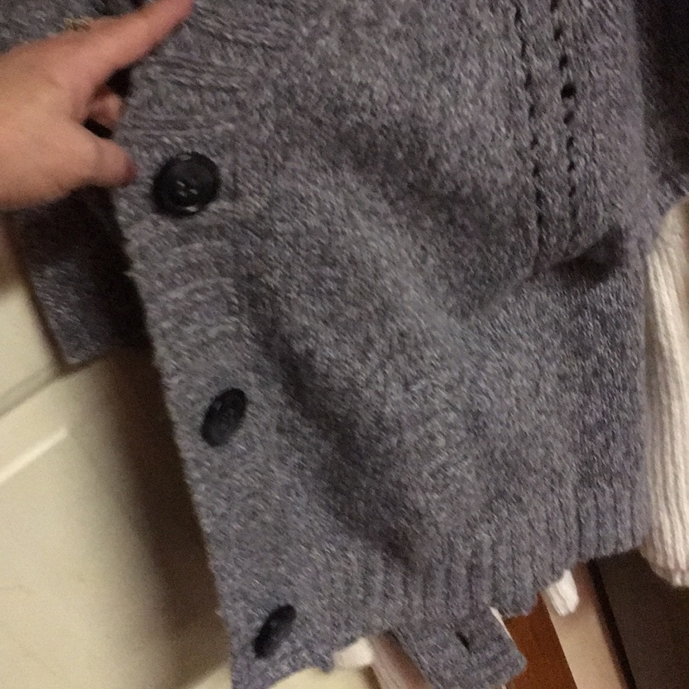 Sweater - Picture 4 of 4